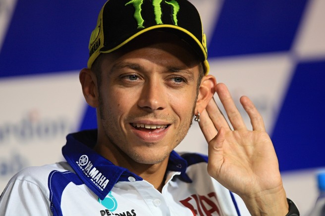 Veliki Valentino Rossi daroval za malega Krisa z redko mišično boleznijo