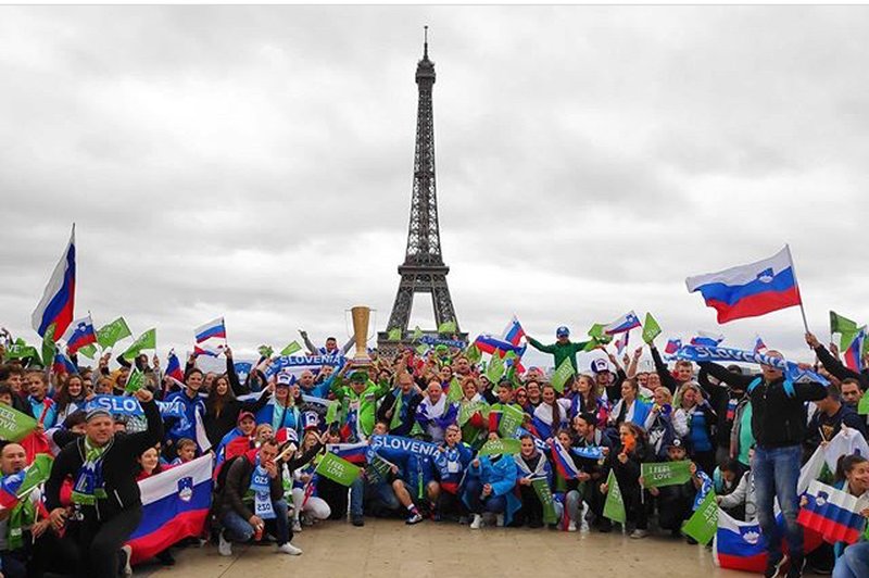Gremo Slovenija: Zdravljica in harmonika se razlegata po Parizu (foto: Instagram EuroVolley)