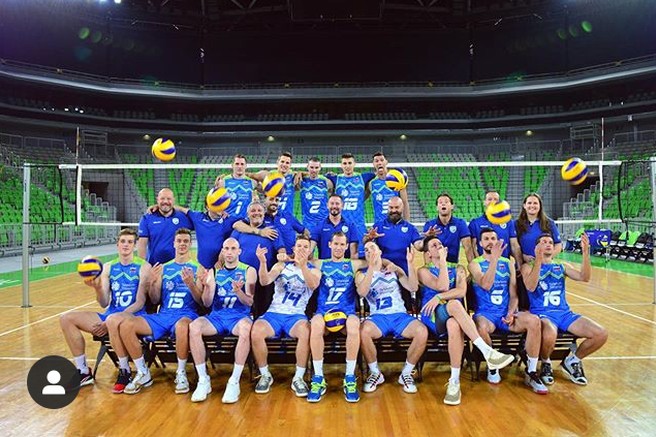 Odbojkarji v ponedeljek ob 17. uri skupaj z Rogličem in Pogačarjem na sprejemu na Kongresnem trgu!