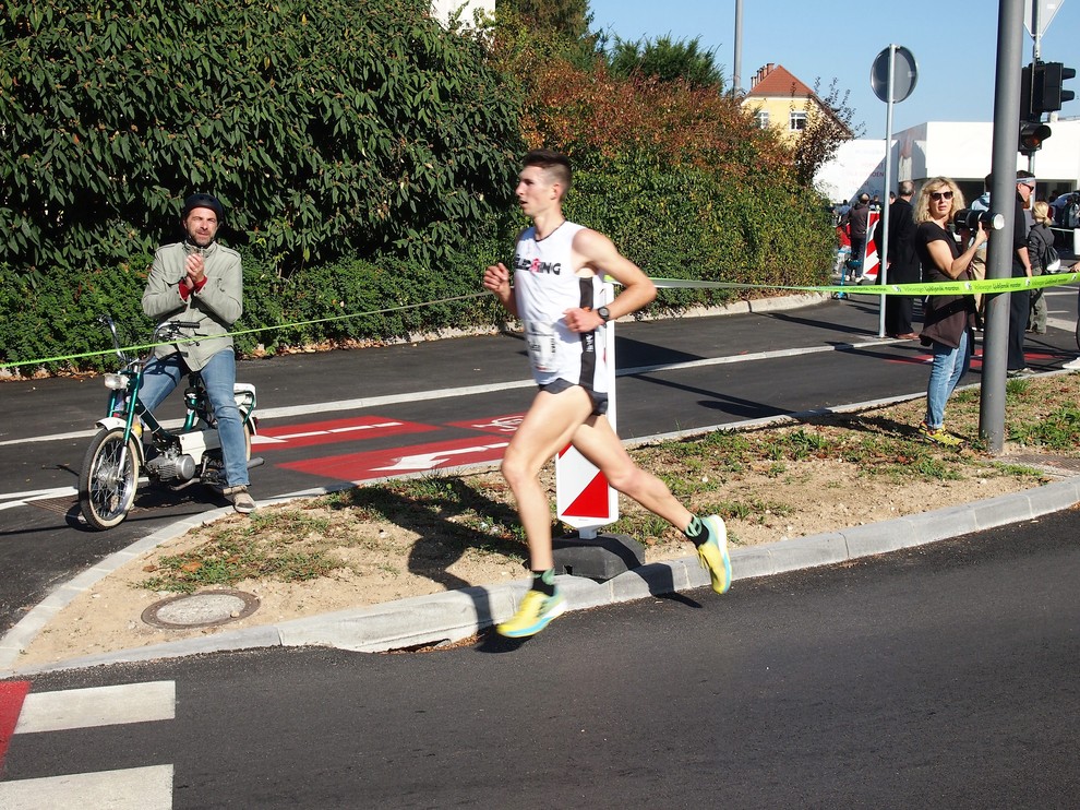 Ljubljanski maraton: Ste tekli na 21 ali 42 km? (Fotogalerija)