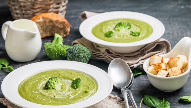 Recept za preganjanje stresa in dober spanec: brokolijeva juha s skrivno sestavino (foto: profimedia)