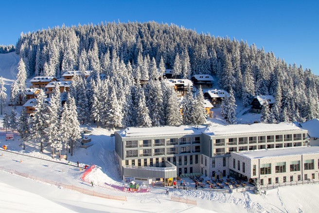 Golte: naj vas očara pogled na Savinjske Alpe, Karavanke in Savinjsko dolino (+ nagradna igra za smučarske karte!)
