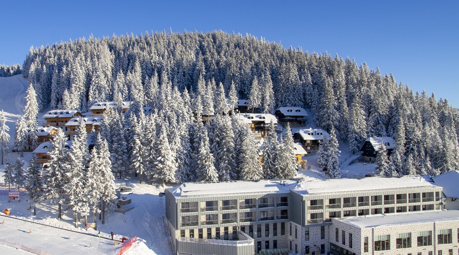 Golte: naj vas očara pogled na Savinjske Alpe, Karavanke in Savinjsko dolino (+ nagradna igra za smučarske karte!) (foto: Golte (promocijsko gradivo))