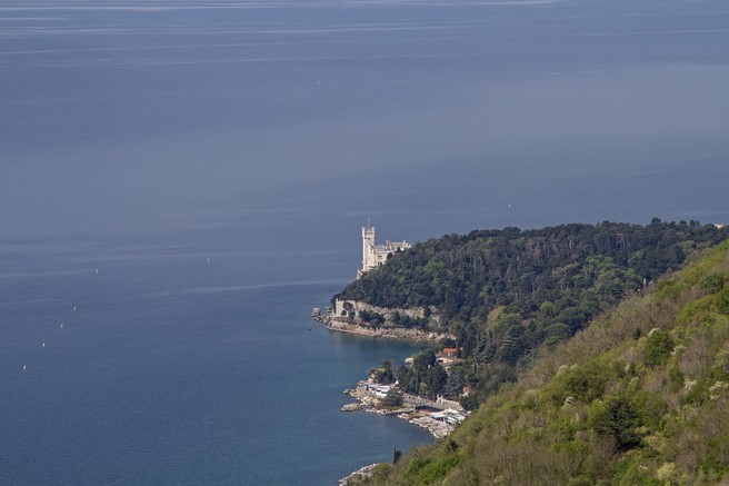 Izlet, ki diši po morju: Napoleonova pot nad Trstom, kjer razgledi polnijo vašo dušo