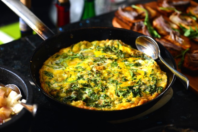 6 najboljših jedi iz špinače (+ recept za špinačno fritato, ki je popoln LCHF obrok)