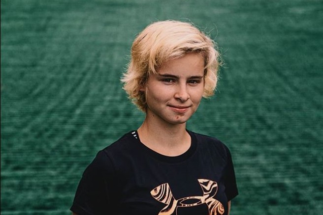 Zaljubljena leteča najstnica iz velike družine Nika Križnar navdušila s tretjim mestom v Ljubnem