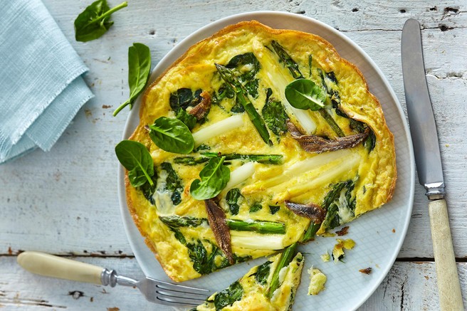 Štiri hitro pripravljene jedi iz špargljev (+ recept: fritata z beluši)
