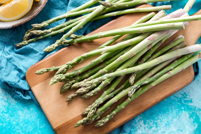 RECEPT: Špargljeva 'potica' s pehtranovim maslom