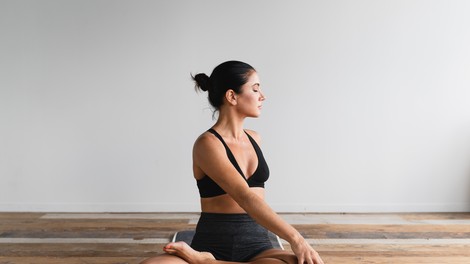5 joga vaj za lajšanje pogostih glavobolov