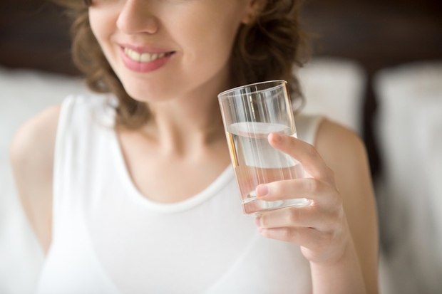 VODA LAHKO SPREMENI OKUS. Če pijete pitno vodo iz vodovoda, ta zelo verjetno vsebuje dezinfekcijska sredstva, kot je klor. Klor …