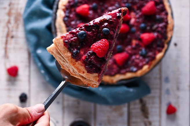 Recept: Jogurtova pita z gozdnimi sadeži