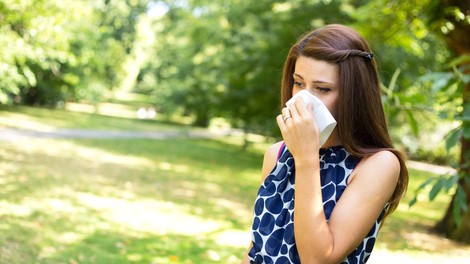 Alergija na cvetni prah je lahko povezana s potlačenimi čustvi