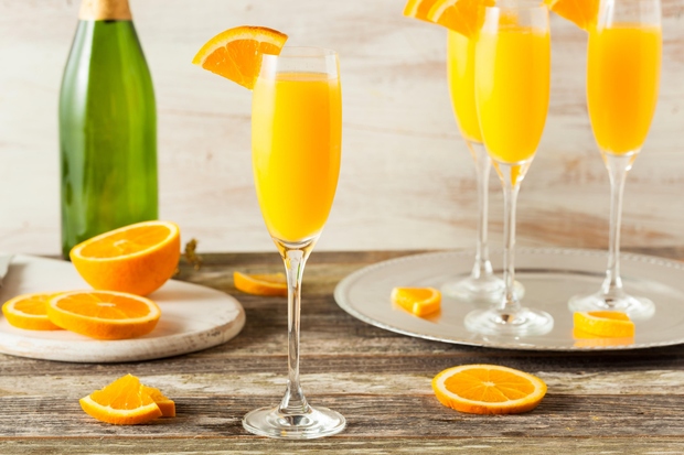 Mimosa, Pariz, Francija Mimoza ali mimosa je koktajl, ki vsebuje šampanjec oziroma peneče vino in osvežilni sok iz citrusov po …