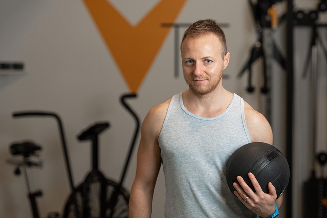 20-minutni trening za celo telo z osebnim trenerjem Vanjo Cipotom