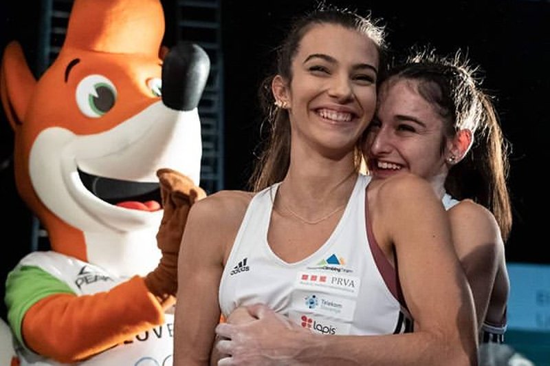 Mia Krampl in Lučka Rakovec: "Najboljši prijateljici, ena olimpijska vozovnica." (foto: Instagram)