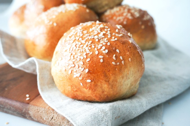 RECEPT: Fantastične domače burger bombetke (recept, ki uspe čisto vsakič)