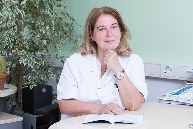 Doc. dr. Jana Brguljan Hitij: “Redno merjenje krvnega tlaka je edina možnost, da izvemo za visok pritisk in preprečimo hude posledice”
