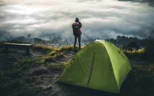 Lekcije, ki jih spoznate samo pri kampiranju na prostem (in so pomembne za življenje)