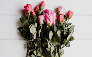 Veste, kaj pomeni število rož v šopku, ki vam ga prinese partner?