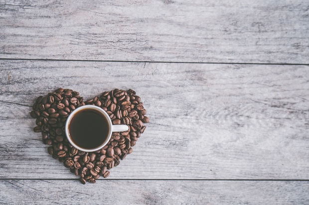 BOLJŠA KONCENTRACIJA S skodelico kave se lahko borite proti utrujenosti in spodbudite možgane, ki se lahko osredotočijo na naloge, ki …