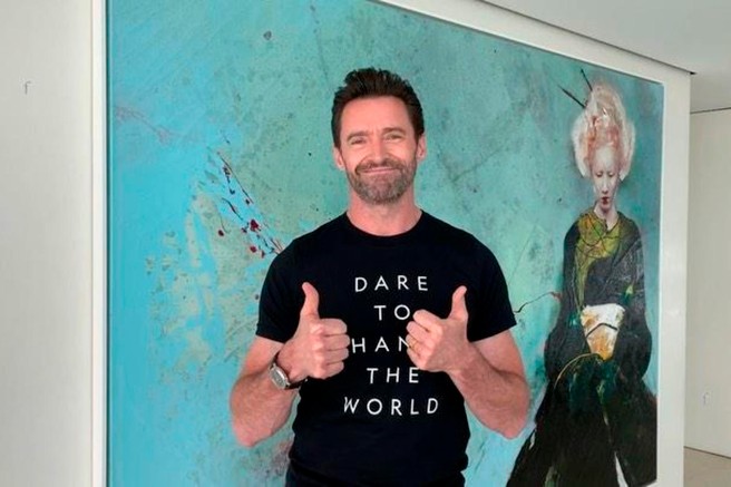 Hugh Jackman je sprejel izziv s sklecami, ki je ta trenutek pravi hit na družbenih omrežjih! Zmorete tudi vi? (VIDEO)