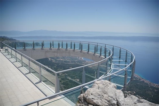 Ideja za vikend izlet: Po razgled na sprehajališče v oblakih in izlet do najvišjega vrha Biokova - sv. Jura