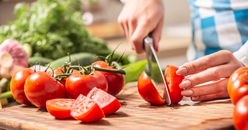 Ščiti pred vnetji Z vsakodnevnim uživanjem paradižnika je v telesu mogoče znižati tveganje za številne bolezni, kot so obolenja srca, …