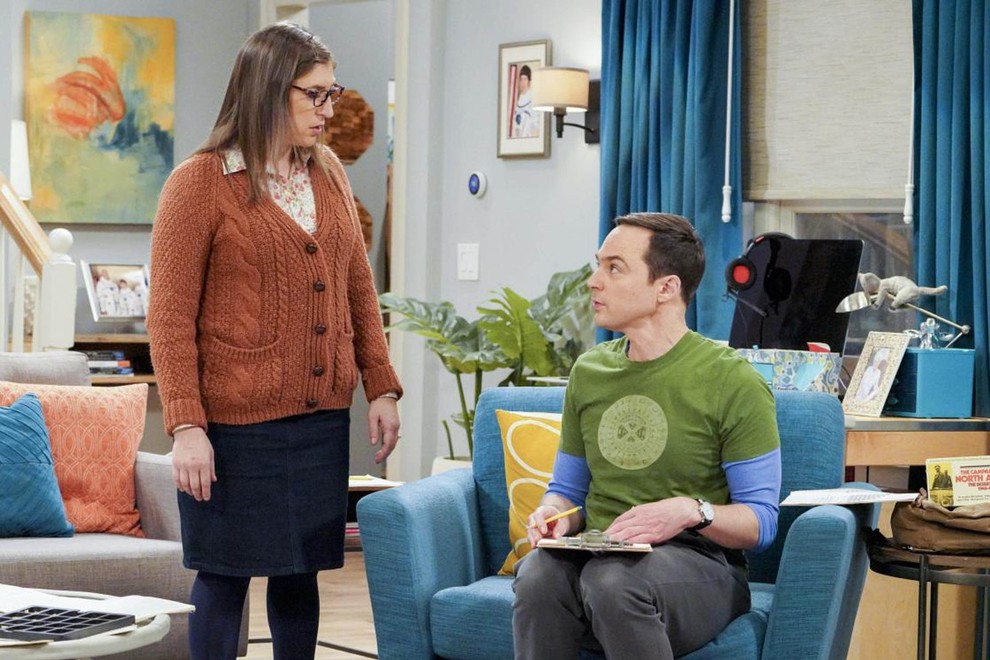 MAYIM BIALIK v vlogi AMY FARRAH FOWLER (prej) Mayim se je ekipi Veliki pokovci (The Big Bang Theory) pridružila na …