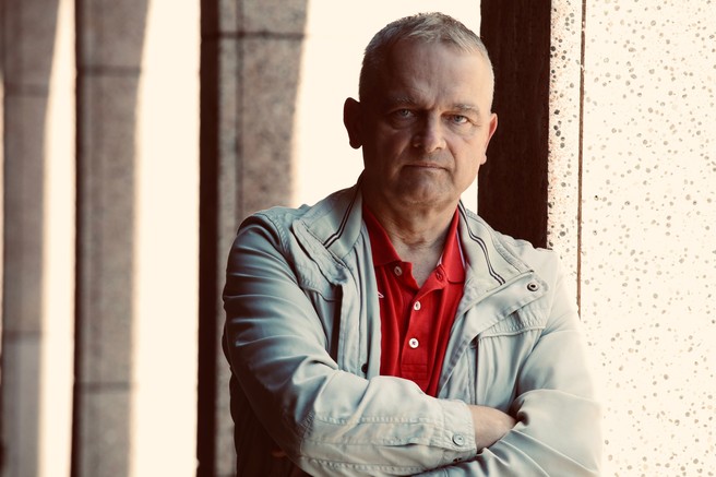 Alojz Ihan: "Vseeno je, ali iščemo izgovore v lunatičnih teorijah o čipih v cepivu ali modrovanjih o osebni svobodi!"