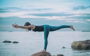 5 jogijskih položajev za utrjevanje trebušnih mišic