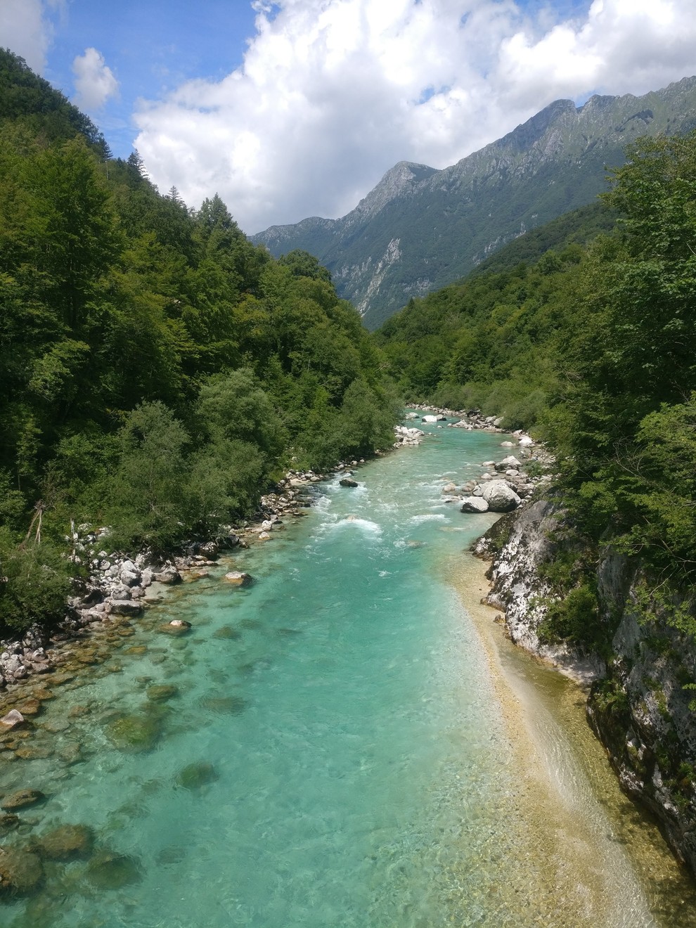 Za pustolovce: soteske in korita po Sloveniji, ki jih morate nujno obiskati!