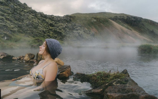Zakaj so Islandci med najbolj srečnimi narodi na svetu? Je skrivnost v vročih vrelcih in plavanju?