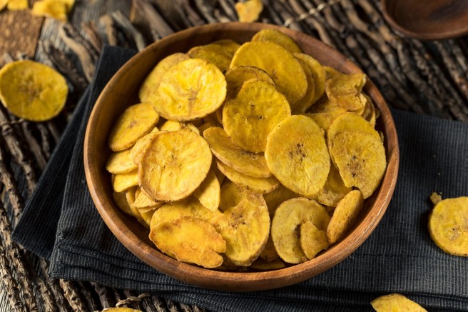RECEPT: Bananin čips – v slani, sladki in pekoči različici