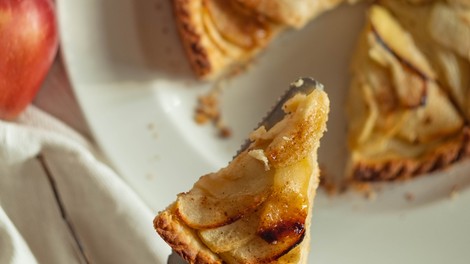 Recept: mini jabolčna pita v lončku