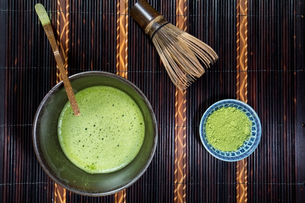 MATCHA Matcha je posebna vrsta japonskega zelenega čaja, kjer so skrbno izbrani in očiščeni zeleni lističi čaja fino zmleti v …