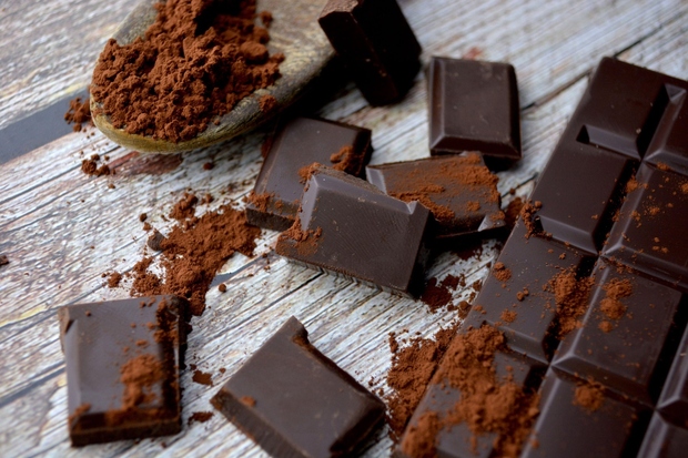 TEMNA ČOKOLADA Ste že slišali, da košček čokolade na dan odžene zdravnika stran? Sliši se dobro, kajne? Glede na raziskave, …