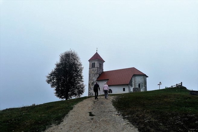 Popoldanski skok na hrib: sveta Ana pri Podpeči (484 metrov)
