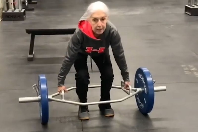 VIDEO: Spoznajte superfit Lauren Bruzzone – pri 73 letih trenira vsak dan, tako dviguje uteži … (foto: Instagram | Wesley T. James)