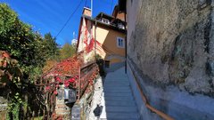 Sončno popoldne: po prenovljeni ulici Reber na Ljubljanski grad