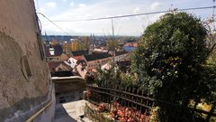 Sončno popoldne: po prenovljeni ulici Reber na Ljubljanski grad