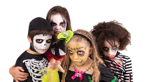 Domača zabava za noč čarovnic: 5 najbolj priljubljenih kostumov za otroke in odrasle