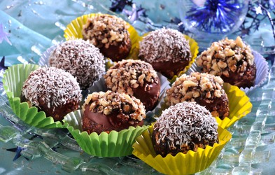 Recept za božanske čokoladne kroglice (pripravljene v 10 minutah!)