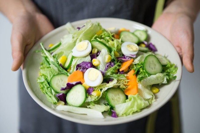 Ocena 5 popularnih diet: Ali dejansko delujejo? TU so – od najslabše do najboljše (po mnenju nutricionistke)