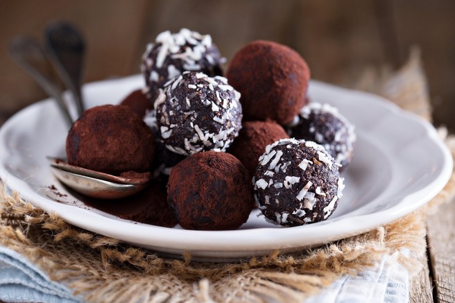 Recept: brownie kroglice (brez pečenja in glutena, veganske)
