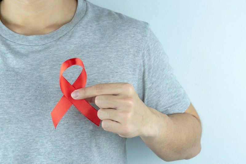 Svetovni dan aidsa 2020: Pripnimo si rdečo penljo na daljavo (foto: Profimedia)