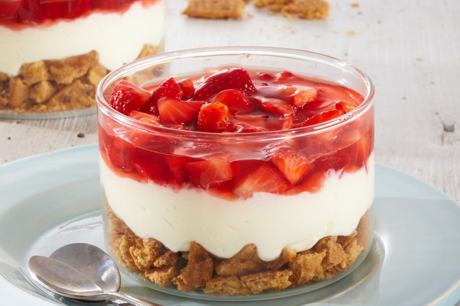 Peresno lahka! Skutna torta v kozarčkih v božičnih barvah