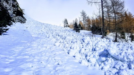 Planinska zveza Slovenije opozarja: Bodite pripravljeni tudi na snežni plaz!