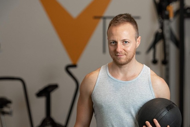 Osebni trener Vanja Cipot o dietah: "Preizkusil sem že LCHF, beljakovinsko, ločevalno, vegeterijansko dieto ..." Kaj svetuje?