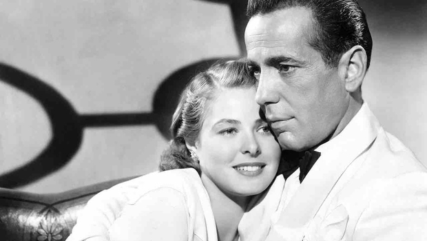 Casablanca (1942) Casablanca je romantična drama, ki prikazuje dogajanje v Maroku med 2. svetovno vojno. Po mnenju mnogih je to …