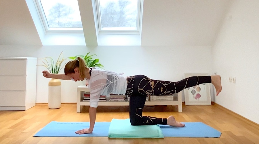 Vikend v znamenju biatlona: joga za tekače na smučeh s Špelo Sila (VIDEO) (foto: Špela SIla)